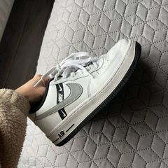 Nike Air Force 1 LV8 - runners size 4