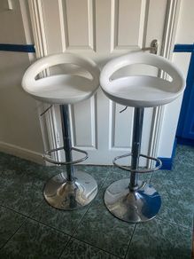 Bar Stools swivel