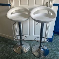 Bar Stools swivel