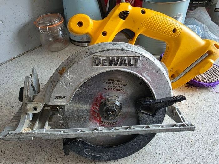 Dewalt 18v saw