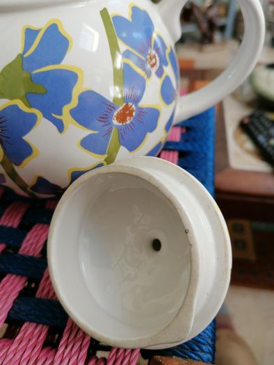 Vintage Arthur Wood tea pot