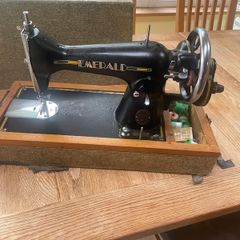Beautiful Vintage 1950s "Emerald" Hand-Crank Sewing Machine with Case
