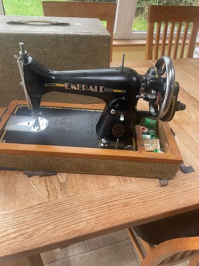 Beautiful Vintage 1950s "Emerald" Hand-Crank Sewing Machine with Case