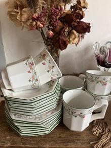 Eternal bow tea set