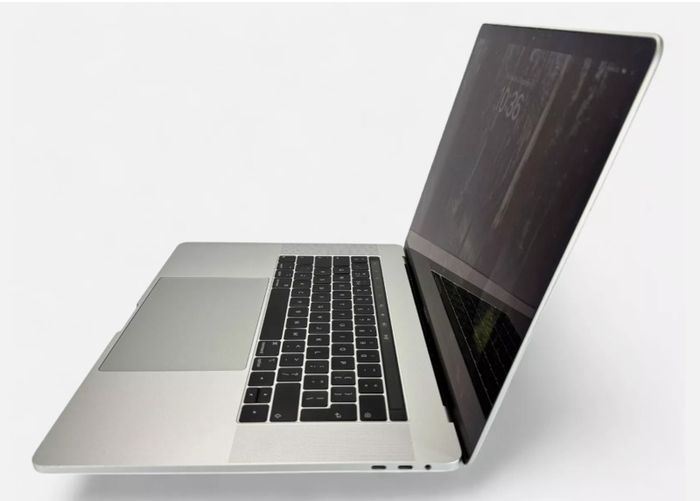 2019 Apple 15" MacBook Pro A1990 Touch Bar Intel i9 9th Gen 32GB RAM 500GB SSD