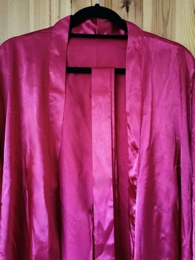 BNWT Lovely Satin Style Kimono size 20