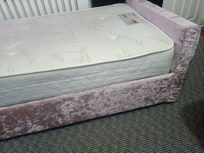 Single bed with mattress