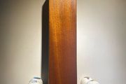 Hand -made tabletop lamp incorporating 4 golf balls