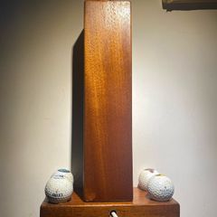 Hand -made tabletop lamp incorporating 4 golf balls