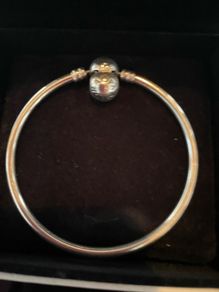 Price Drop New Pandora Moments Bracelet plus Gift Box Incl