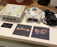Sega Dreamcast Console Bundle with 2 Games and Controller