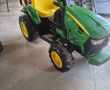 John Deere 12v tractor