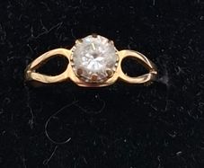 9ct yellow gold ring