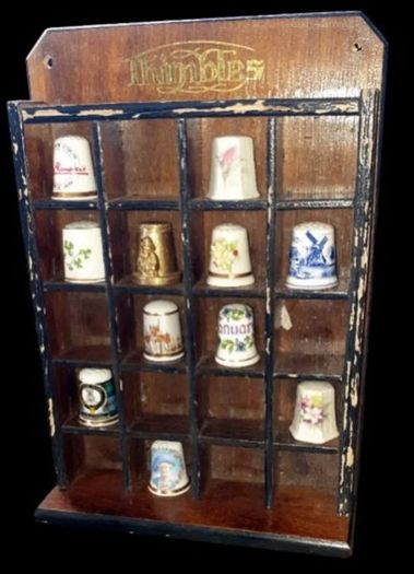 Vintage Thimble Display Rack With 12 Thimbles