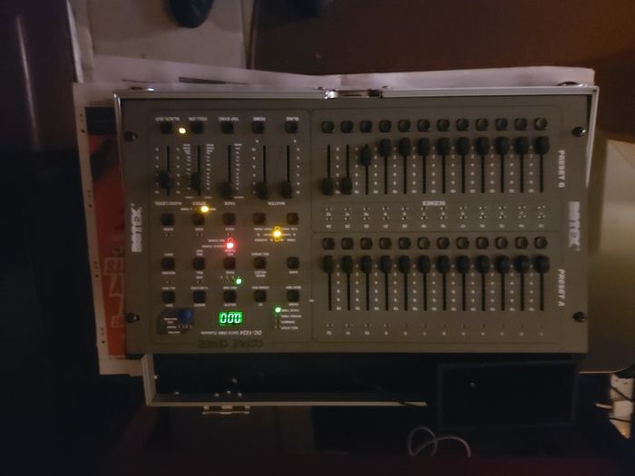 FLYHT PRO SCENE SETTER DC-1224 24 Channel DMX Console in excellent like new condition