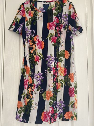 Navy &White Floral Dress BNWT Vera Moda