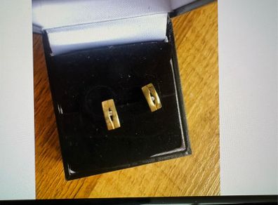 9ct gold earrings with diamond stone