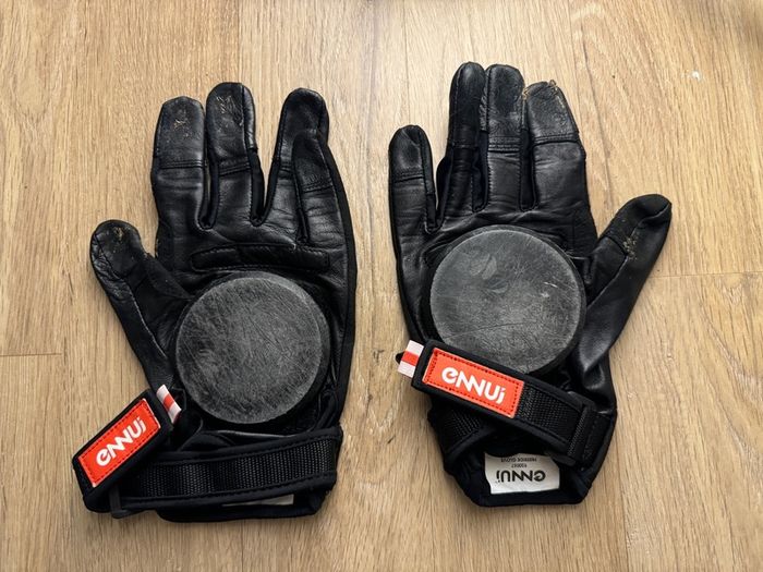 Ennui skate puck gloves