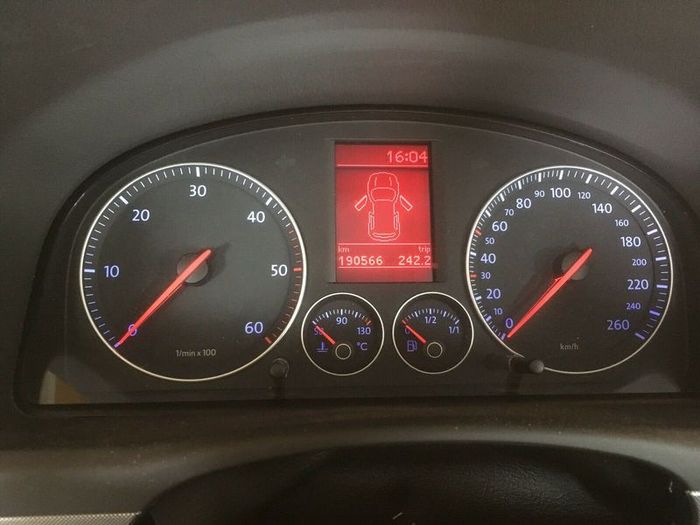 Vw Touran diesel highline clocks (can be fitted into Caddy)