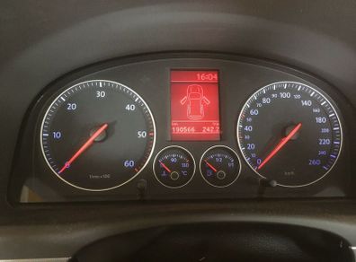 Vw Touran diesel highline clocks (can be fitted into Caddy)