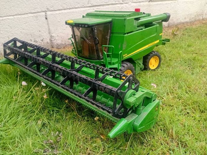 Bruder John Deere Combine Harvester