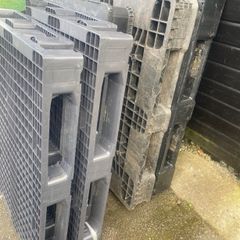 plastic pallets