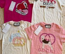 girls T-shirt 6/7yrs 2 for 25
