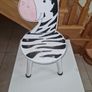 Kids table and chair Image 2