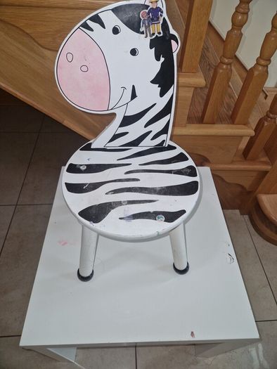 Kids table and chair