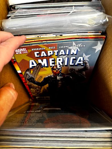 DC, Marvel Long Comic Box w 290 comics for Sale