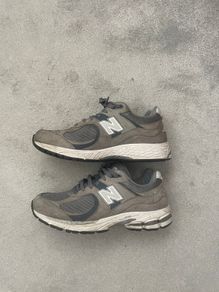 New balance 2002r