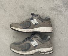 New balance 2002r