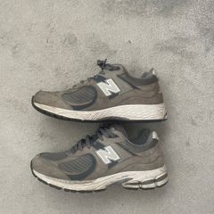 New balance 2002r