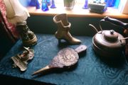 Collection of vintage items