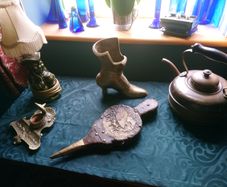 Collection of vintage items