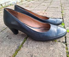 Clarks black high heel shoes UK5.5/EU39