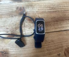 Fitbit charge 6 smartwatch