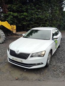 Breaking Skoda superb 2017 crlb ls9r automatic