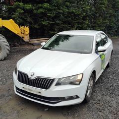 Breaking Skoda superb 2017 crlb ls9r automatic