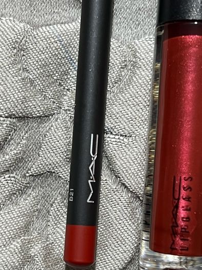 BRAND NEW Mac lipstick in brick the spell, Mac lip glass in women of mystery, MAC lip liner in Chili