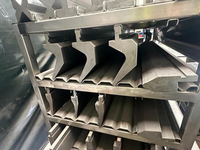 Durma AD-S 40175 CNC Press Brake