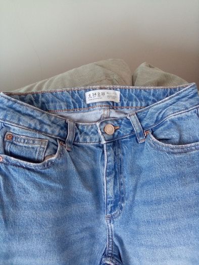 Light Blue Denim Straight Leg Jeans Size 6
