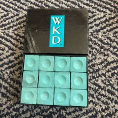 snooker chalk