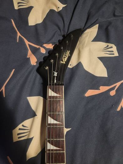 Vintage Metal Axxe V