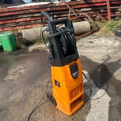 Halfords HP200 electric pressure washer