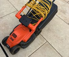 BLACK+DECKER Electric Lawn Mower 32 cm