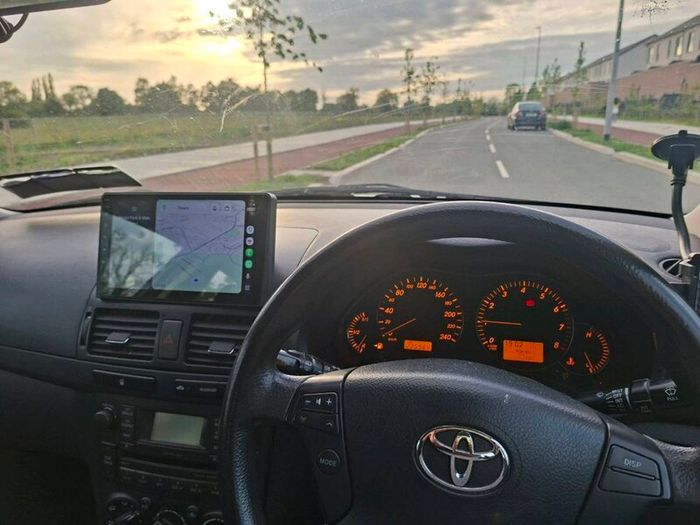 Toyota avensis 1.6 petrol,  2007