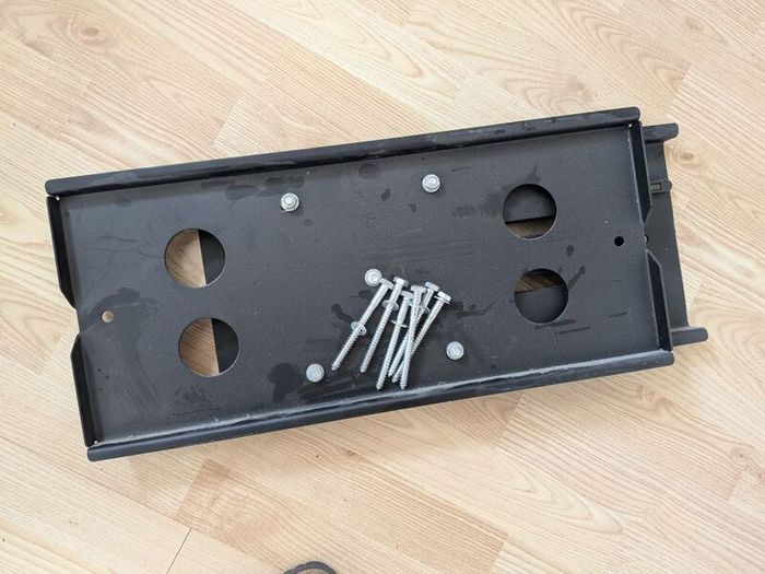 Samsung smart TV and wall bracket