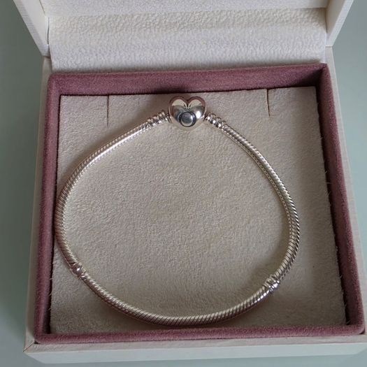 Pandora bracelet heart clasp size 20cm perfect condition