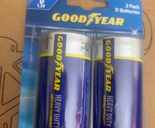 D 1.5 V Good Year D Battery